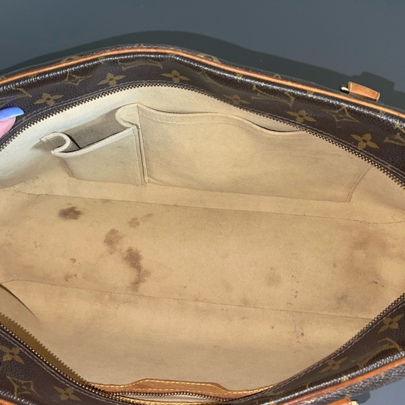 Louis Vuitton Cite GM Monogram Canvas Shoulder Bag - Picture 5 of 14